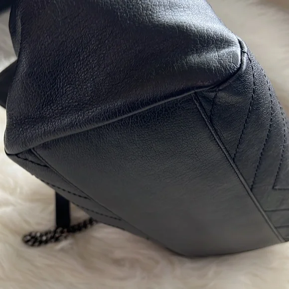 Yves Saint Laurent Nolita Leather Shoulder Bag Medium - Picture 8 of 8